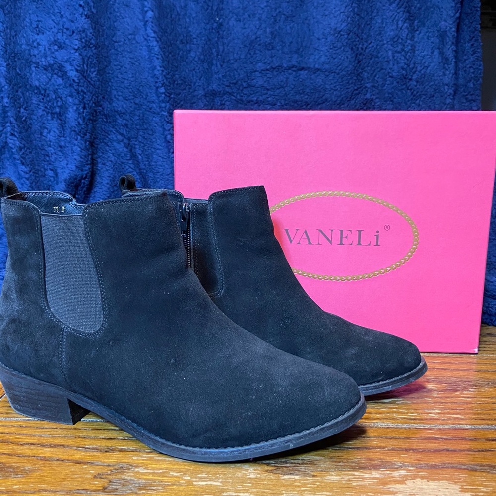 Vaneli India Black Suede sz 11 bootie